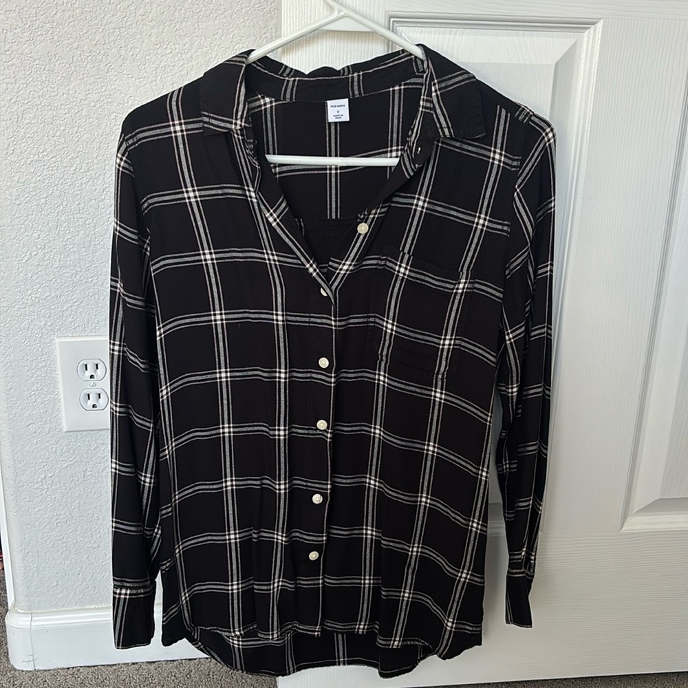 Old Navy Women’s Black Button Up Flannel